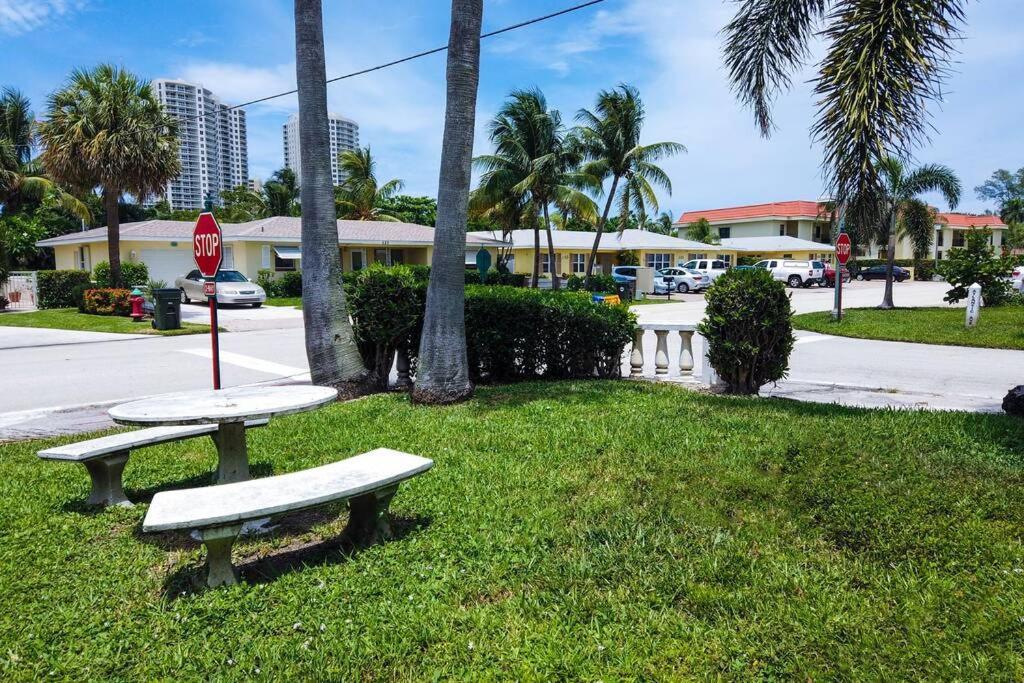 The Beach House At Seascape Steps From The Beach, Marina And Shops! 西棕榈滩 外观 照片